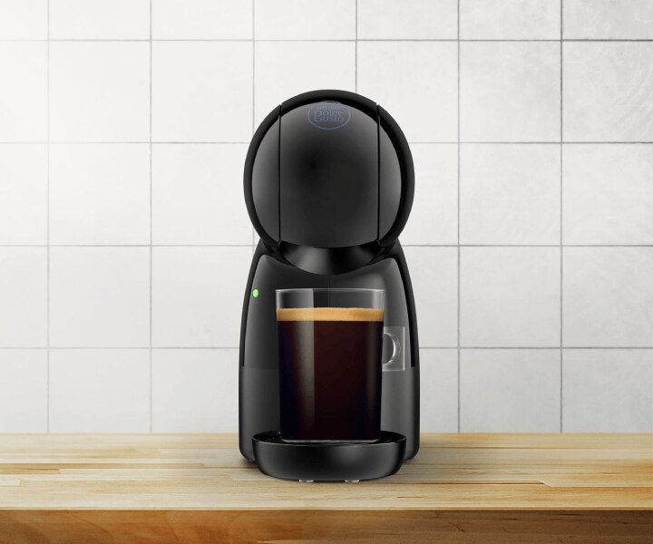 PICCOLO® XS Manuální Kapslový Kávovar ČERNO-ŠEDÝ Krups® NESCAFÉ® Dolce Gusto® zblízka